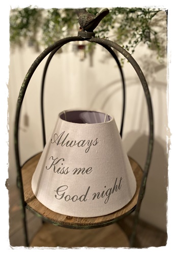 Heel lief lampenkapje… Always kiss met good night