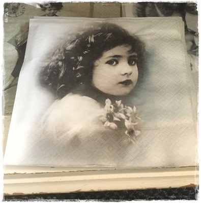 Losse servet, 33 x 33 cm. 3 laags Vintage pretty girl